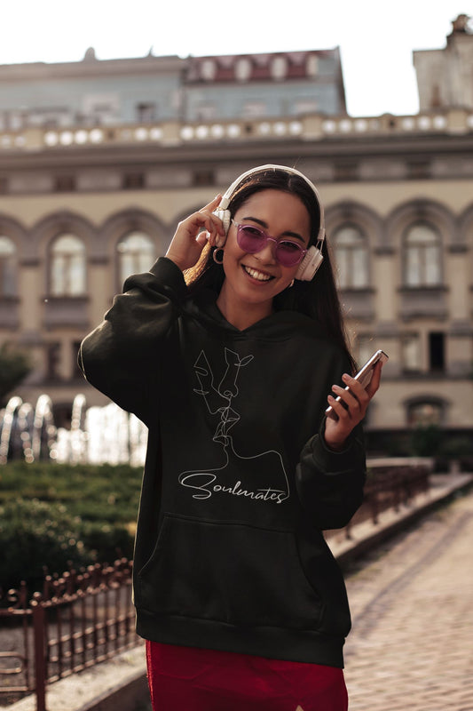 Kissing Soulmates Schlichtes Modernes Soulmates Design Unisex-Kapuzenpullover Soulmates