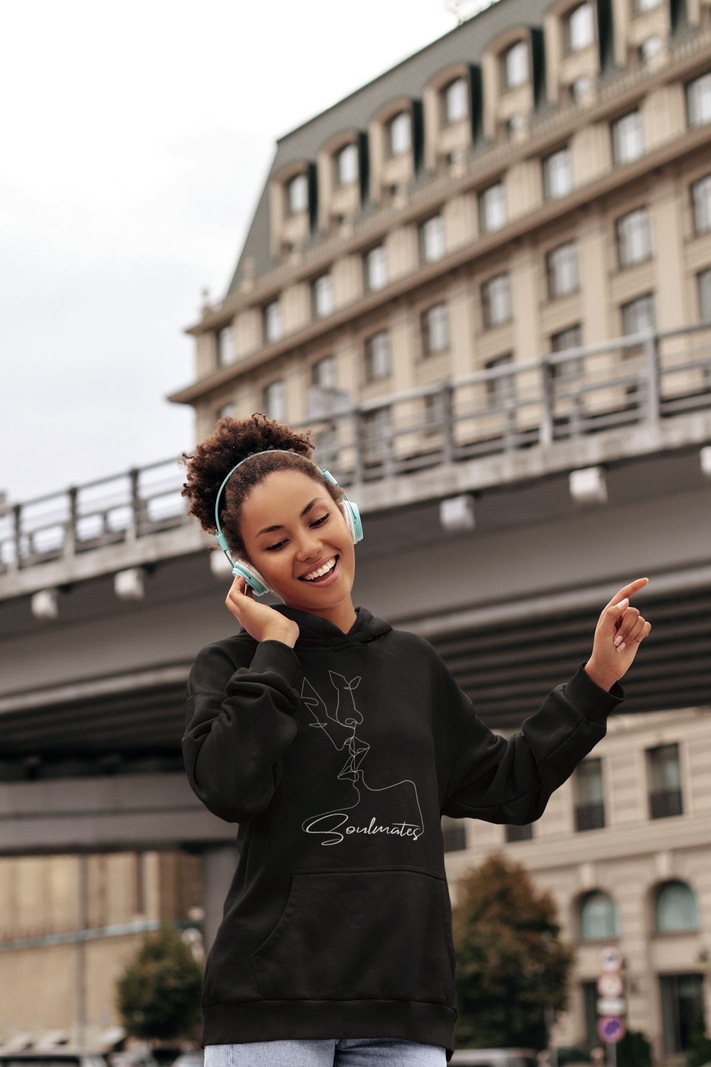 Kissing Soulmates Schlichtes Modernes Soulmates Design Unisex-Kapuzenpullover Soulmates 